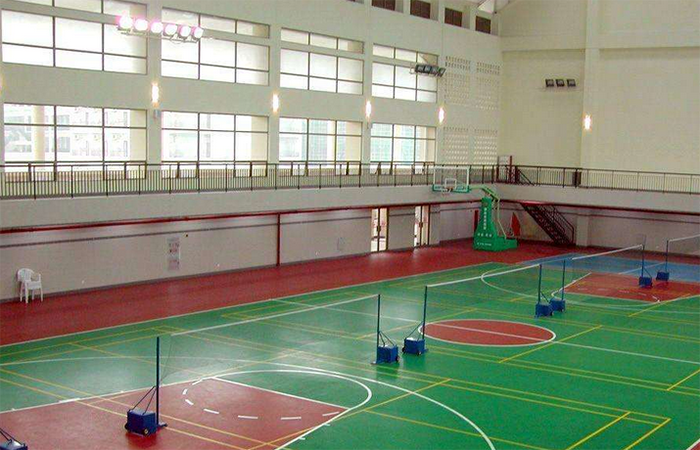 学校篮球场led投光灯_室内体育馆投光灯工程案例 学校篮球场led投光灯_室内体育馆投光灯工程案例